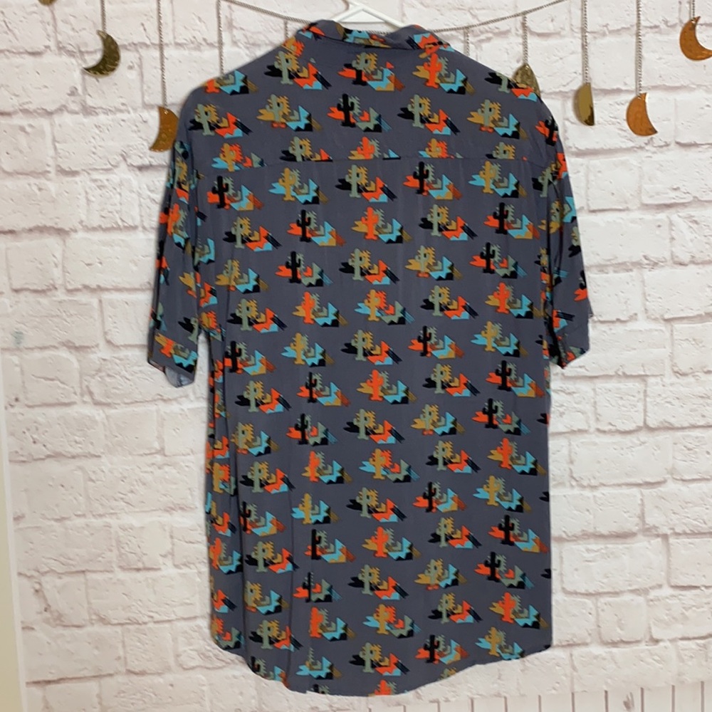 Button down top - Picture 5 of 6
